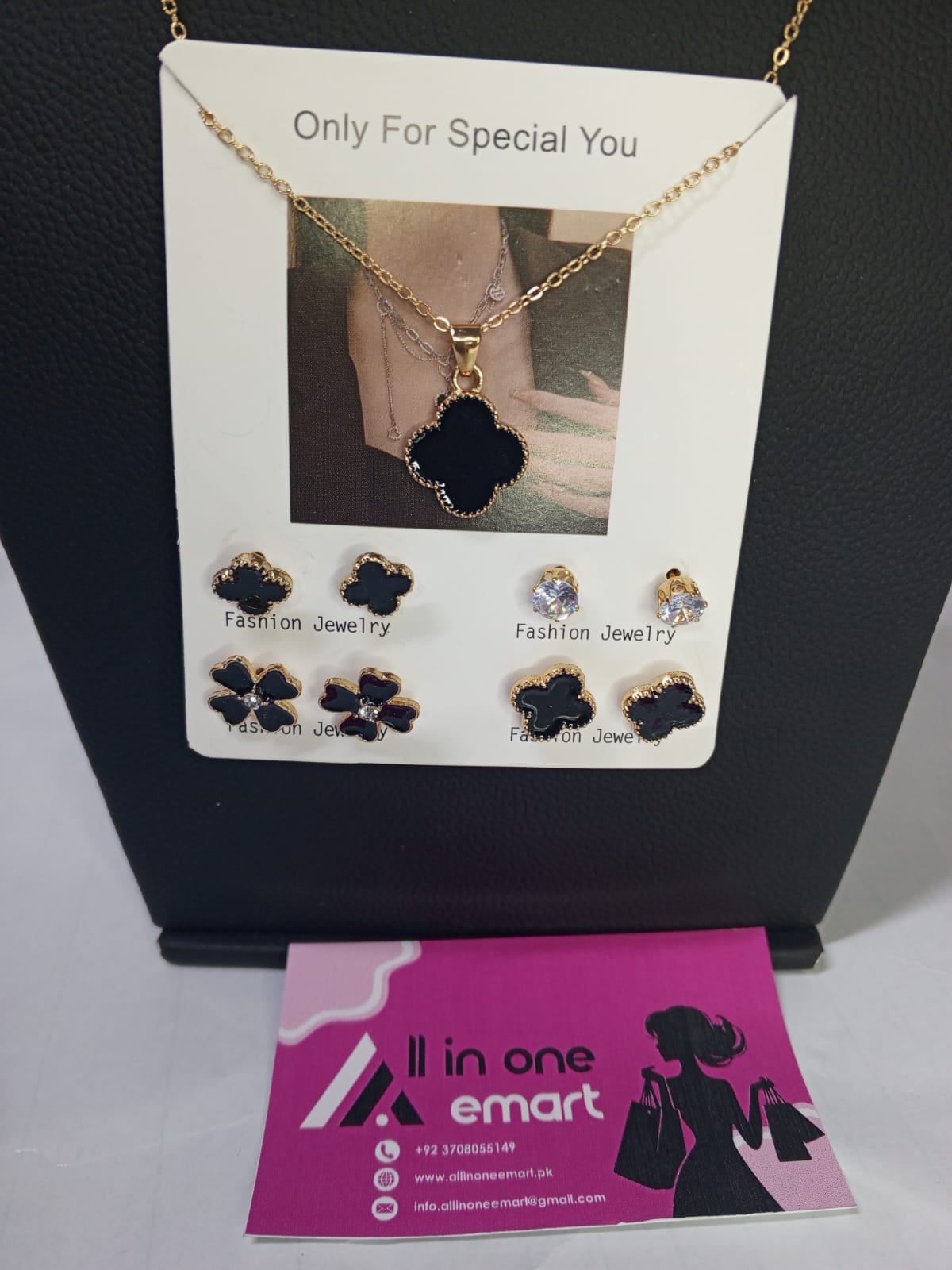 4 pair tops card & clover necklace 4 pair tops card & clover necklace